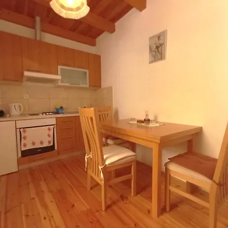 Ana Apartman