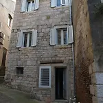 Ana Apartment