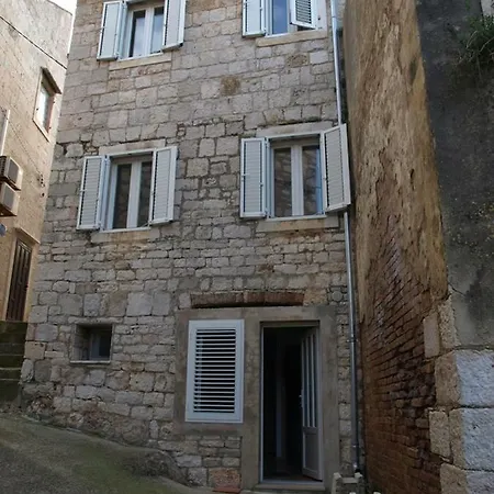 Ana Apartamento